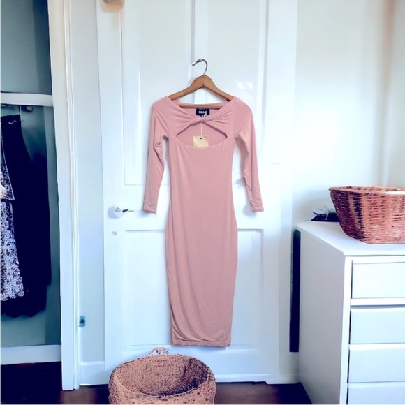 SER.O.YA Pink Off-Shoulder Dress - Picture 3 of 4